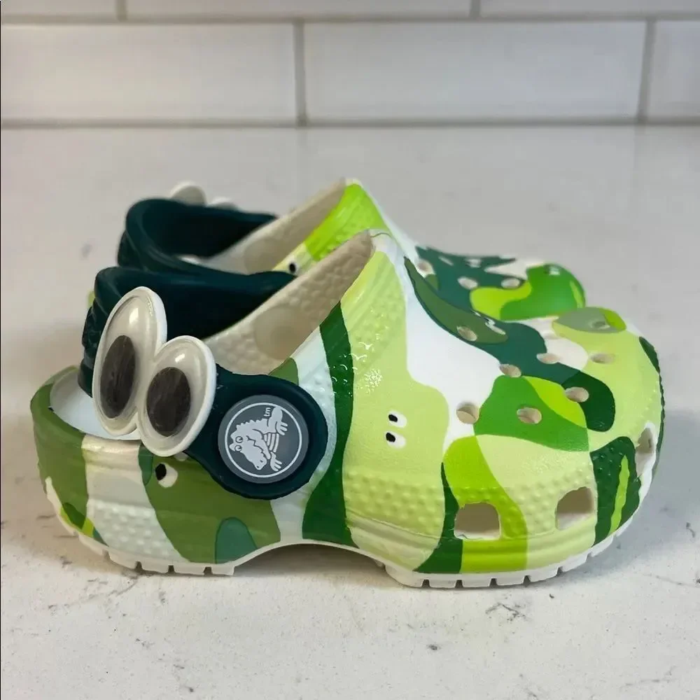 KIDS' CROCS TODDLER CLASSIC GLOW SLIME MONSTER CLOG Size 4 C